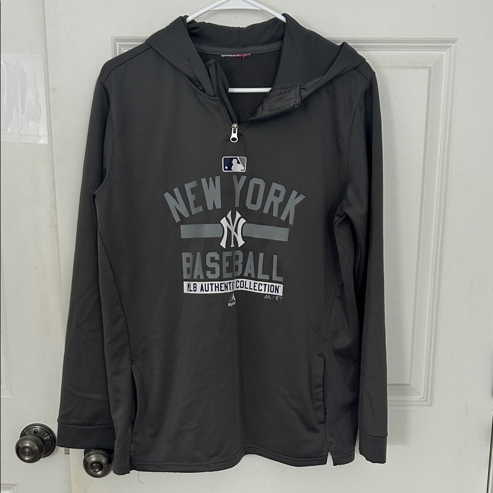 New York Yankees Hoodie sweatshirt size small gray athletic Majestic MLB